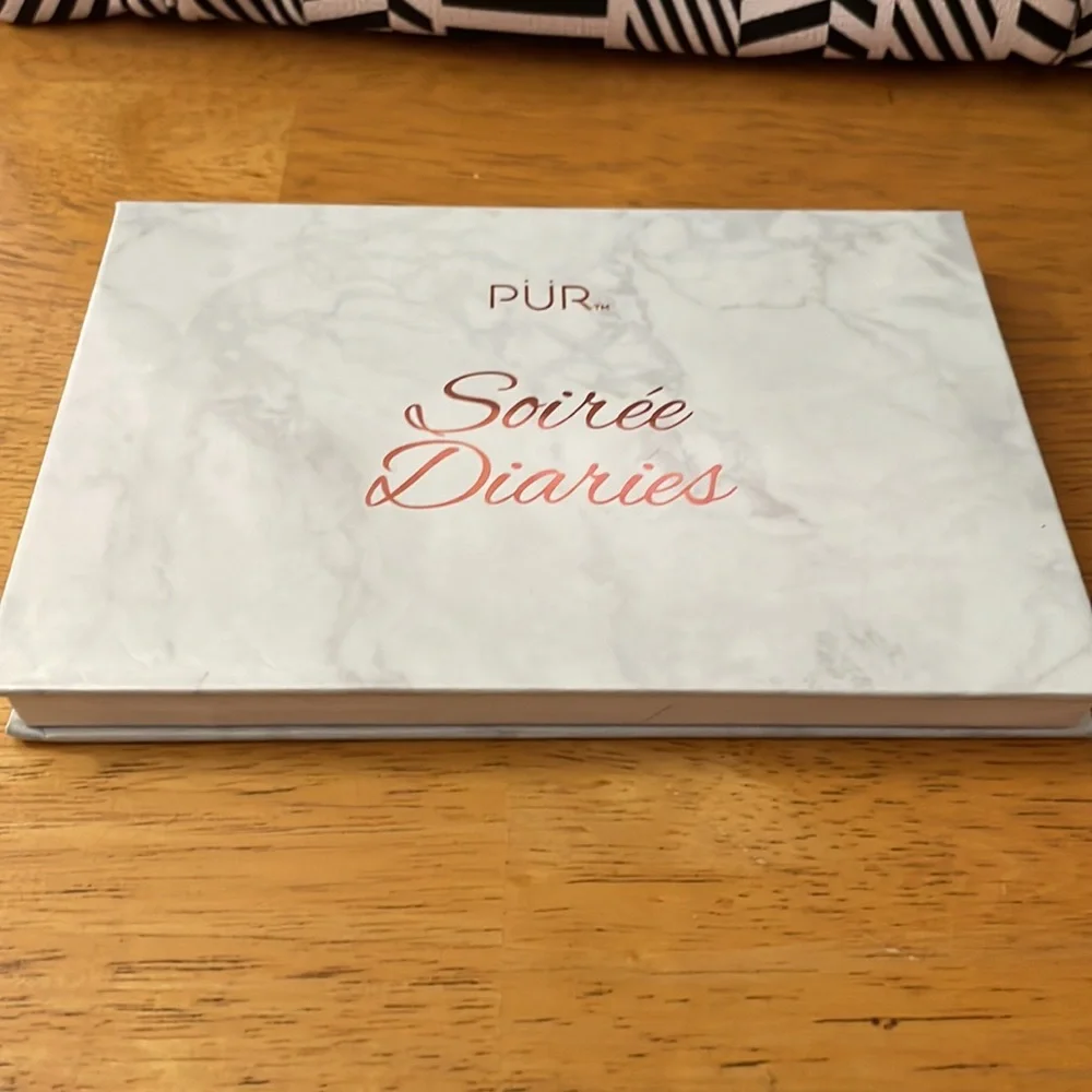 LE Pur Soiree Diaries Eyeshadow Palette! Gorgeous For Fall!